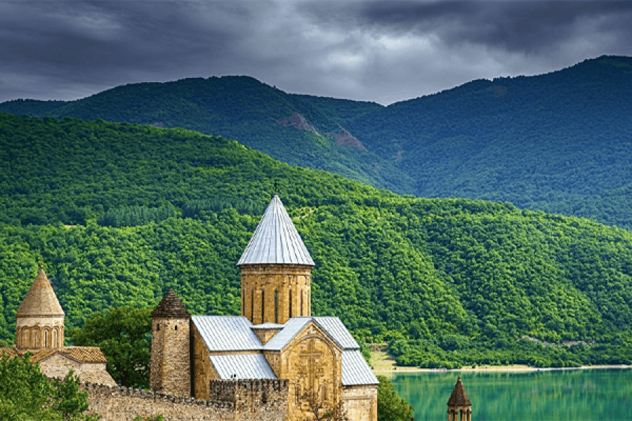 Explore Georgia’s history, adventure, and stunning landscapes in 6 days